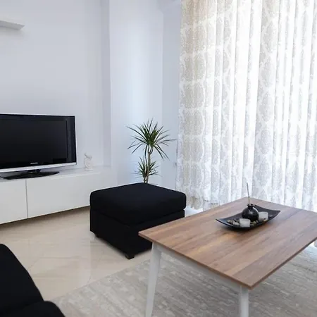 Apartman With Sea View *