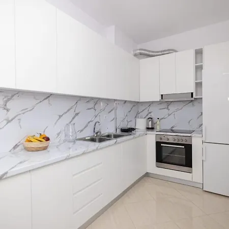 Apartman With Sea View *